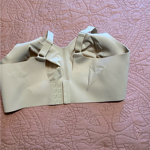 Evelyn & Bobbie Beyond Bra - Picture 3 of 4